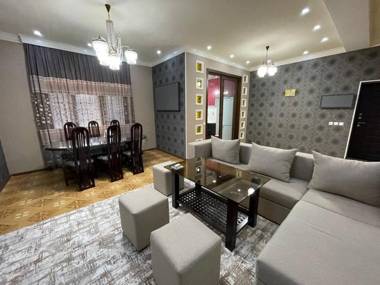 3-bedroom apartment complex Nova Gorden near Disney Land