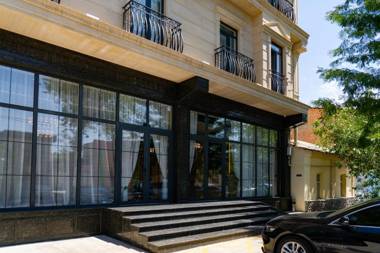 MACAN Terrace Hotel