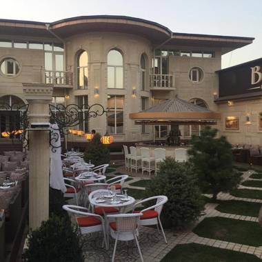 Shahlo Hotel