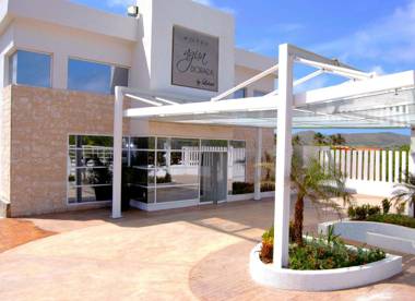 Agua Dorada Beach Hotel