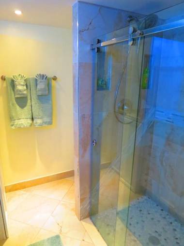 Luxury Beachfront Duplex Villa on Sapphire Beach IV