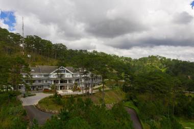 Sam Tuyen Lam Golf & Resorts