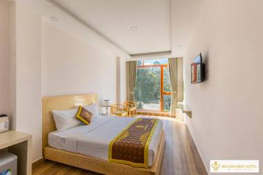 Golden Bee Hotel