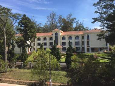 Street View Hotel & Apartment