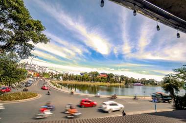 Nhật Nguyên Hotel