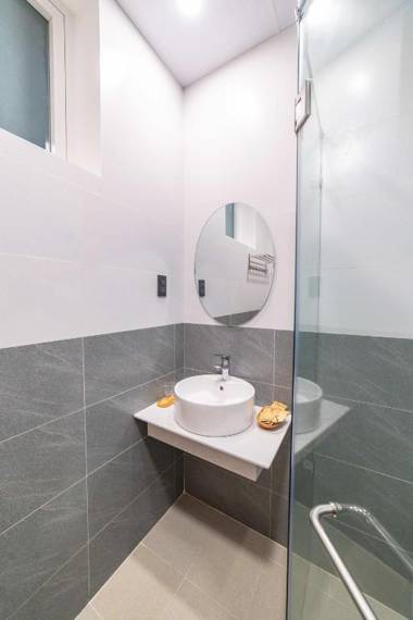 Quốc Khánh Condotel