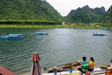 Funny Monkeys Homestay