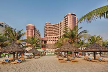 Holiday Beach Danang Hotel And Resort