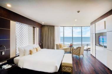 Holiday Beach Danang Hotel And Resort