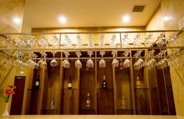 Nhat Linh hotel & Apartment