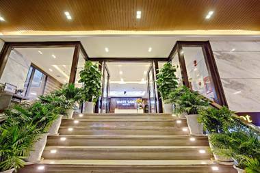 White Sand Hotel & Apartment