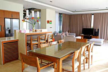 Kim's Ocean view Villa Danang