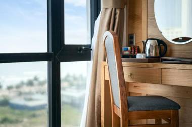 Sunny Ocean Hotel & Spa