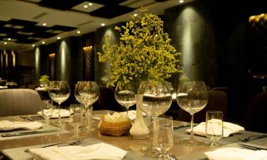 Dong Duong Hotel & Suites