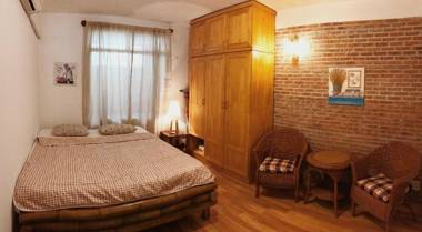 COZY VINTAGE HOUSE BY MY KHE BEACH