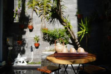 Balcony Studio 500m to BEACH-GARDEN-KOI FISH POND