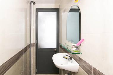 SPOT ON 806 Net Viet Homestay