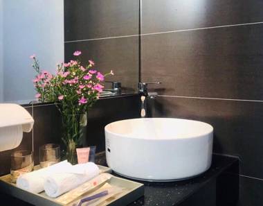 Vietnam Number One Hotel & Apartment