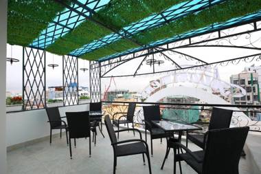 BeachSide Apartment & Hotel