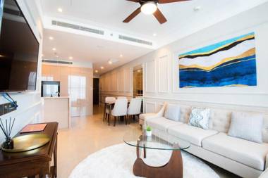 Fully-equipped luxury apartment with ocean view