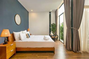 Modern 4-bdr Villa Foosball Downstairs Cafe