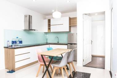 Riverside Apartment in Monarchy Apartment