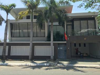 Nancy Sea Light Villa