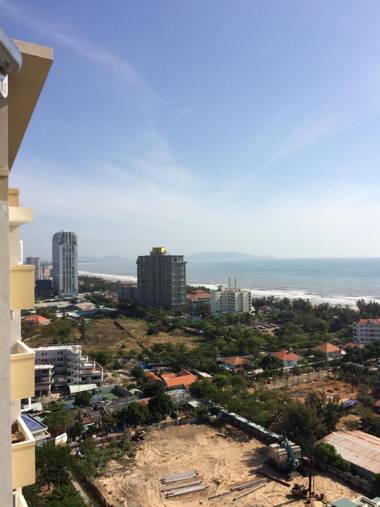 Lablue - Deep in Seaview  from Top level 