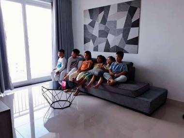 Romantic beach getaway with beachfront view