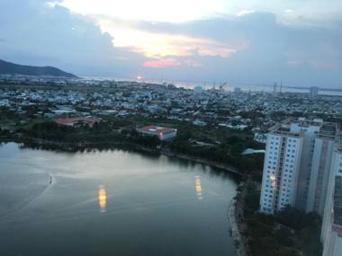 Himika Studio: romantic lake view and city view