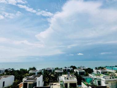 Aria Resort Relax by sea Hồ bơi và bãi tắm riêng miễn phí đi bộ 30m ra biển