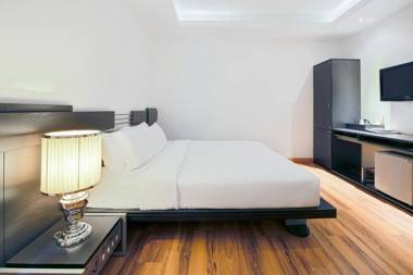 A&EM - The Petit Hotel