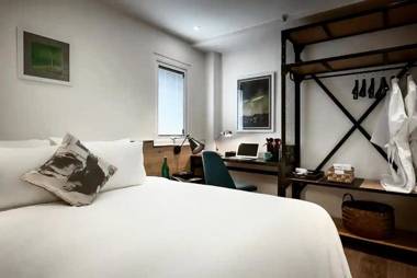 C Central Hotel- Đề Thám Bùi Viện Walking Street