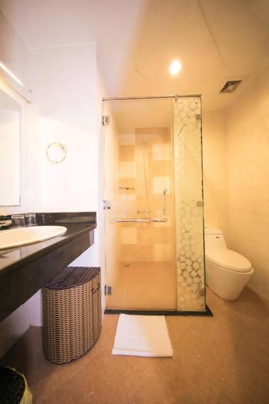 Valentine Hotel Saigon - Bùi Viện Street