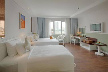 Au Lac Charner Hotel