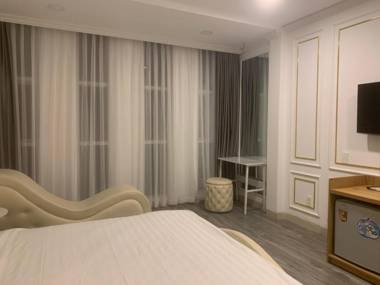 Quy Hung Hotel Central