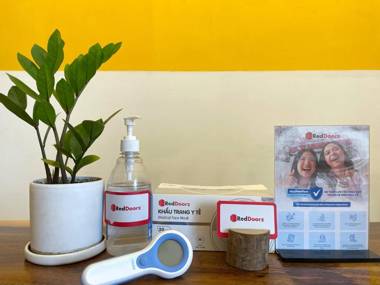 RedDoorz Venice Hotel