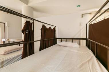 SPOT ON 726 Sakura Hostel Saigon
