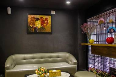 Sunny Serviced Apartment