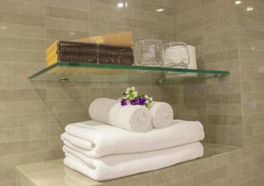 Sunny Serviced Apartment