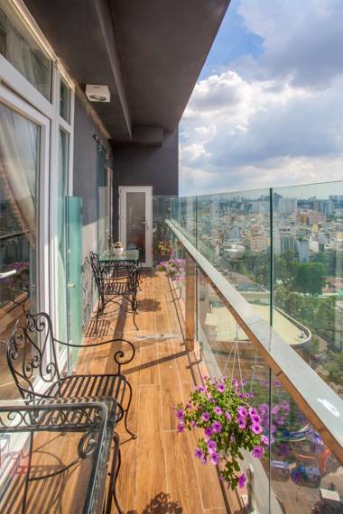 5 ROOM ENTIRE APARTMENT AT CITY CENTER