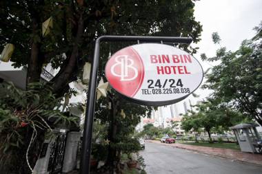 Bin Bin Hotel 2 - Near Him Lam D7