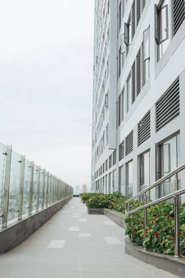 Mayla Saigon Downtown Rooftop Pool