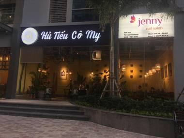 Vinhomes Central Park - Homes by Christine 3BR Apartment