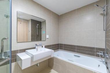 Spacious Saigon - Infinity Pool & Gym