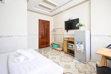 Huyen House