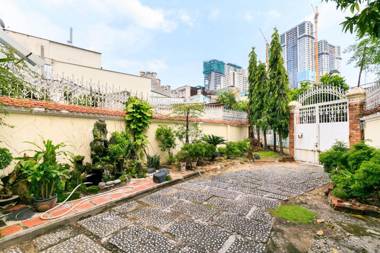Halo Apartment With Balcony