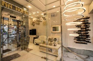 RedDoorz Plus near Ben Thanh Market