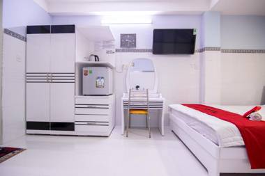 RedDoorz Plus near Ben Thanh Market