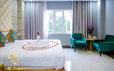 Silk Hotel near Tan Son Nhat Airport